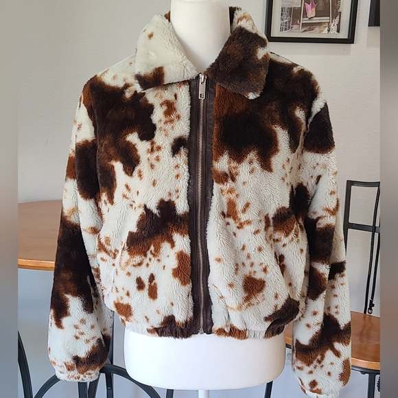 CoffeeShop Jackets & Blazers - Hardly Worn- COFFEE SHOP NY -Brown/White Cow Hide Print Faux Fur Jacket- Size XS